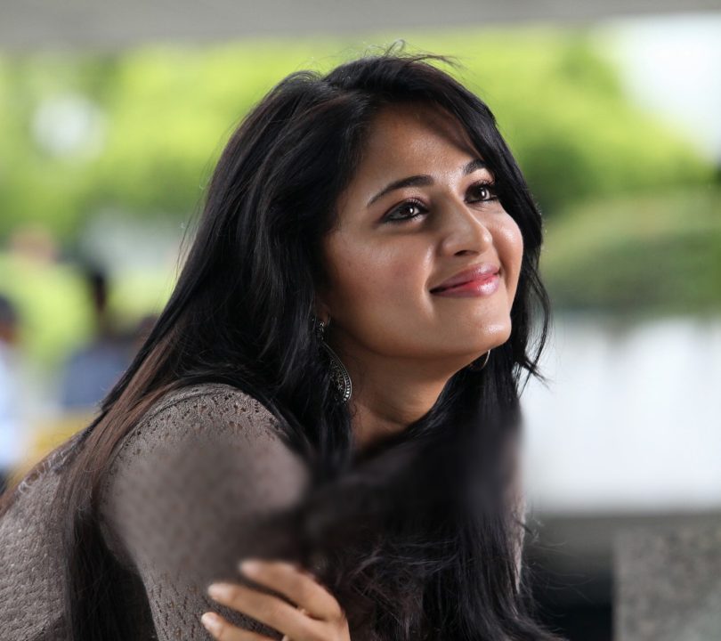 Anushka Shetty wallpaper 10050028