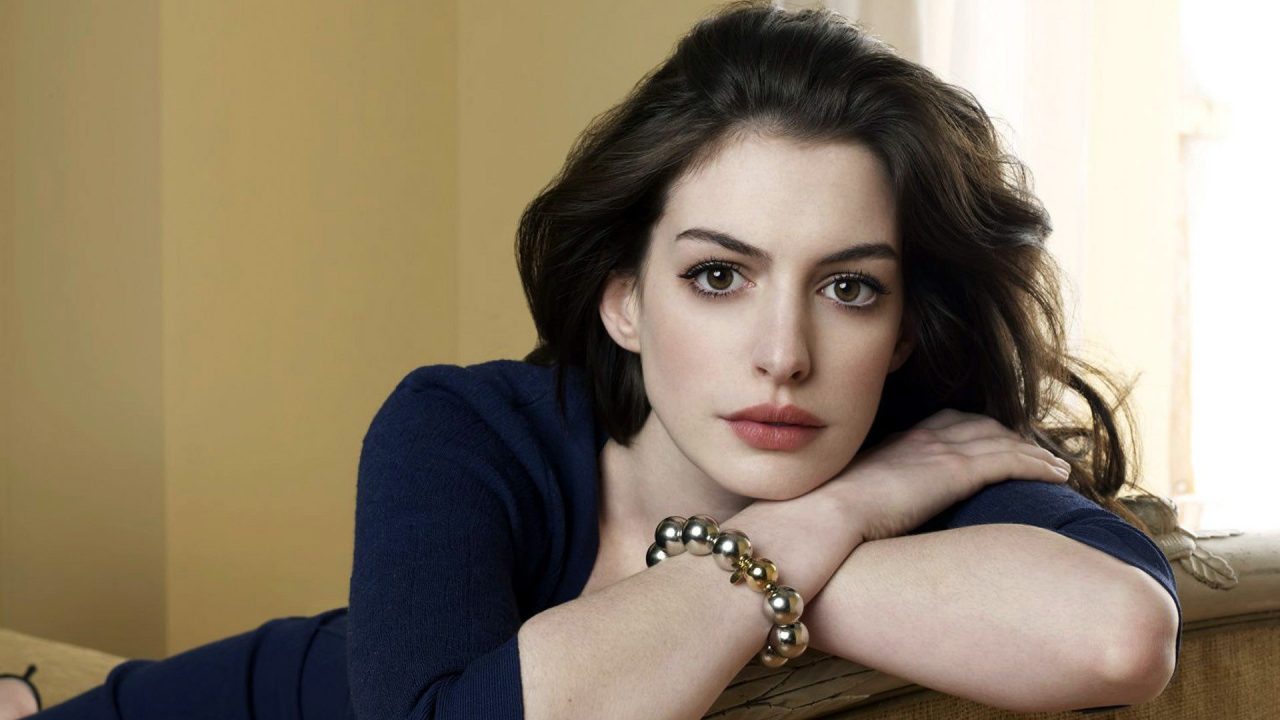 Anne Hathaway Wallpapers