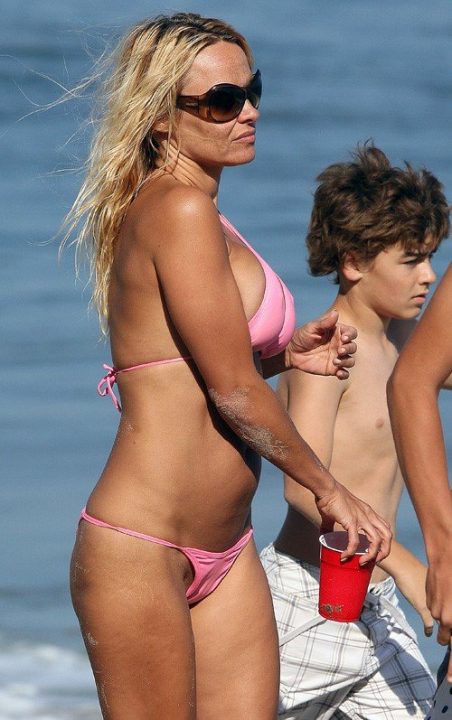 Pamela Anderson Bikini Photos