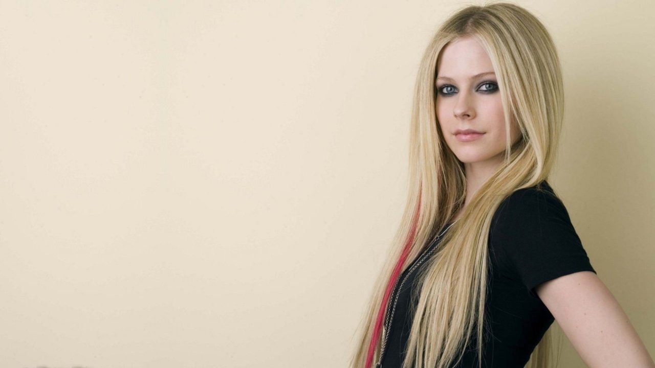 Avril Lavigne Wallpapers for PC