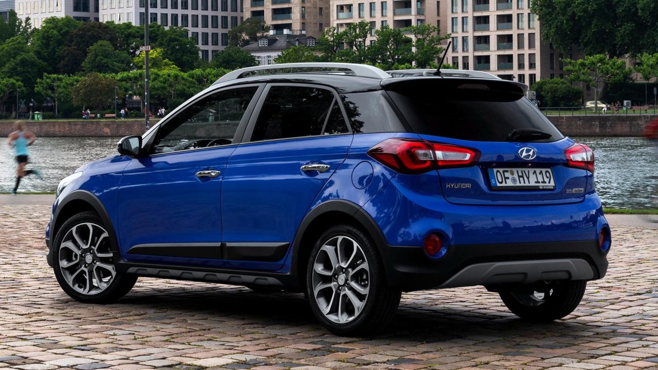 Hyundai i20 images