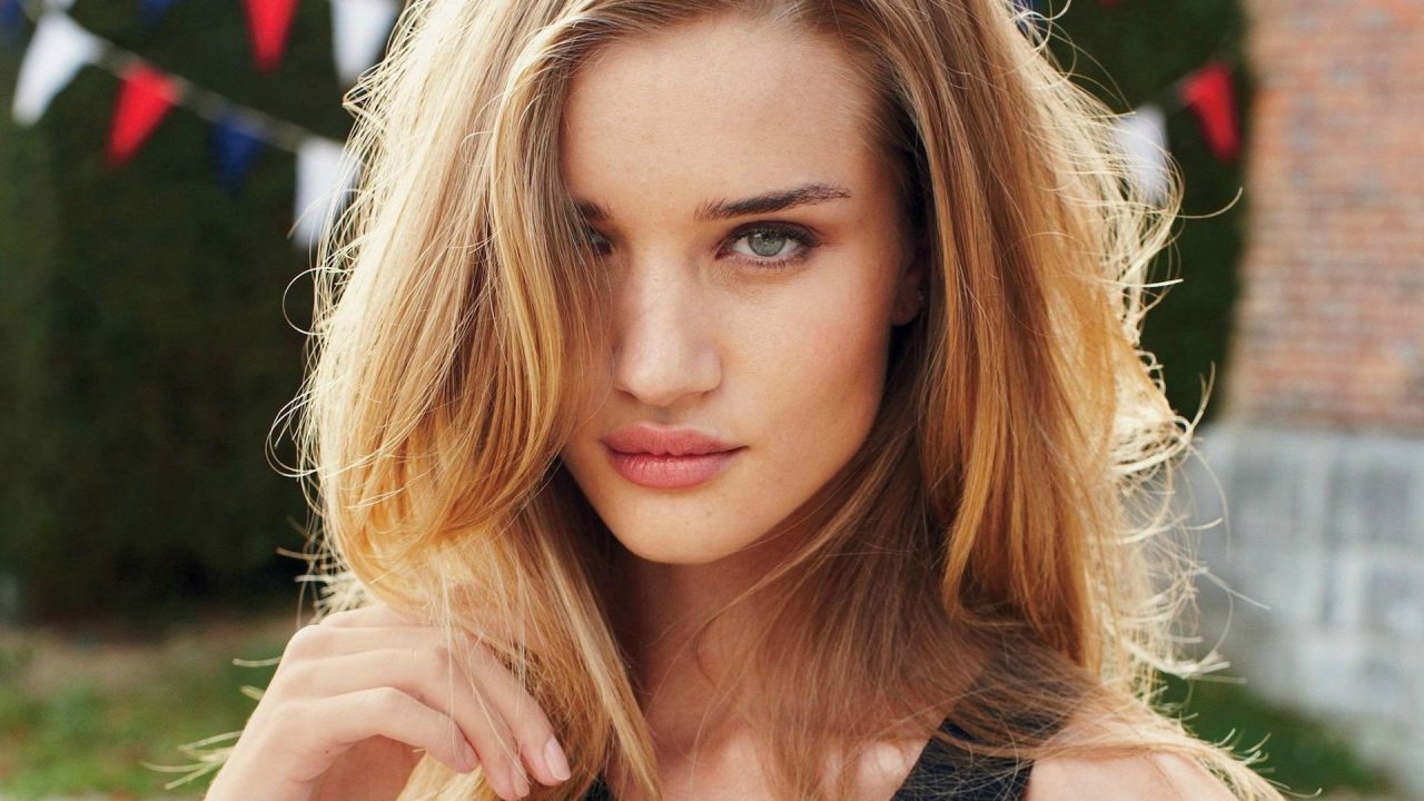 Rosie Huntington Whiteley Photos