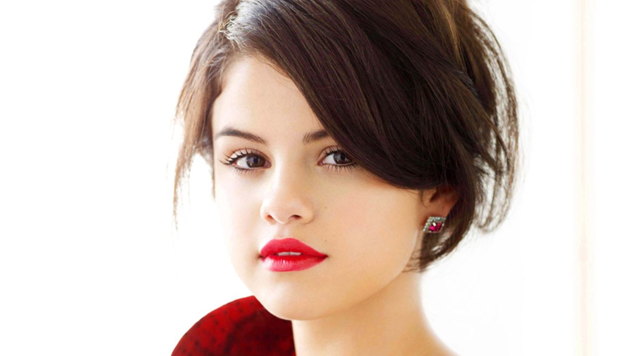 Selena Gomez Wallpapers