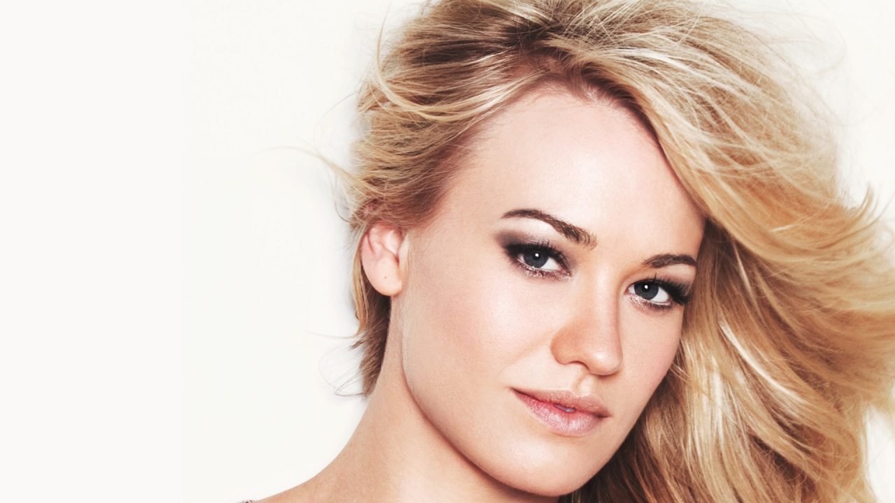 Yvonne Strahovski Background images