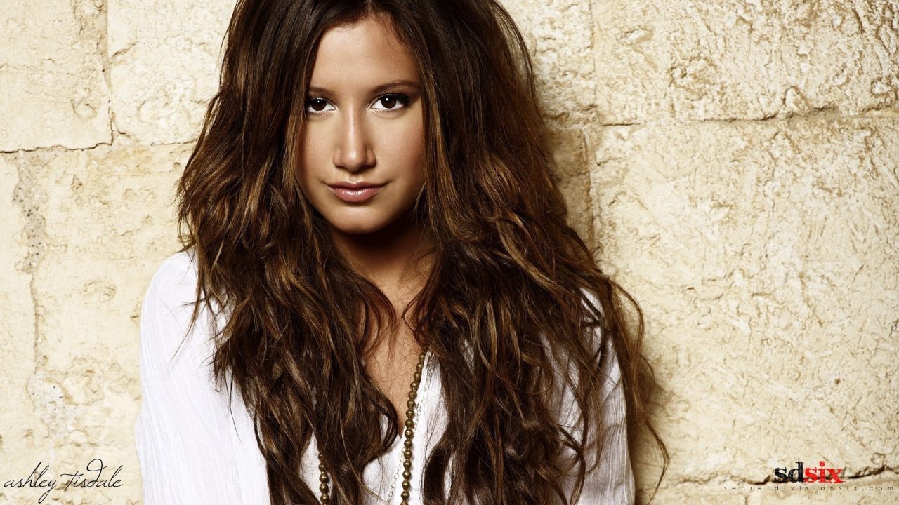 Ashley Tisdale 10