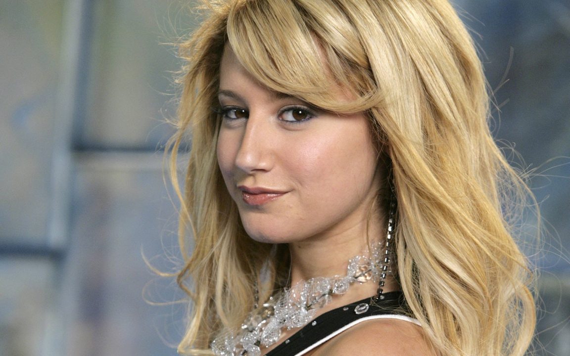 Ashley Tisdale Desktop