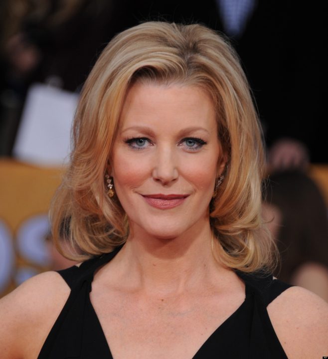 Anna Gunn 8