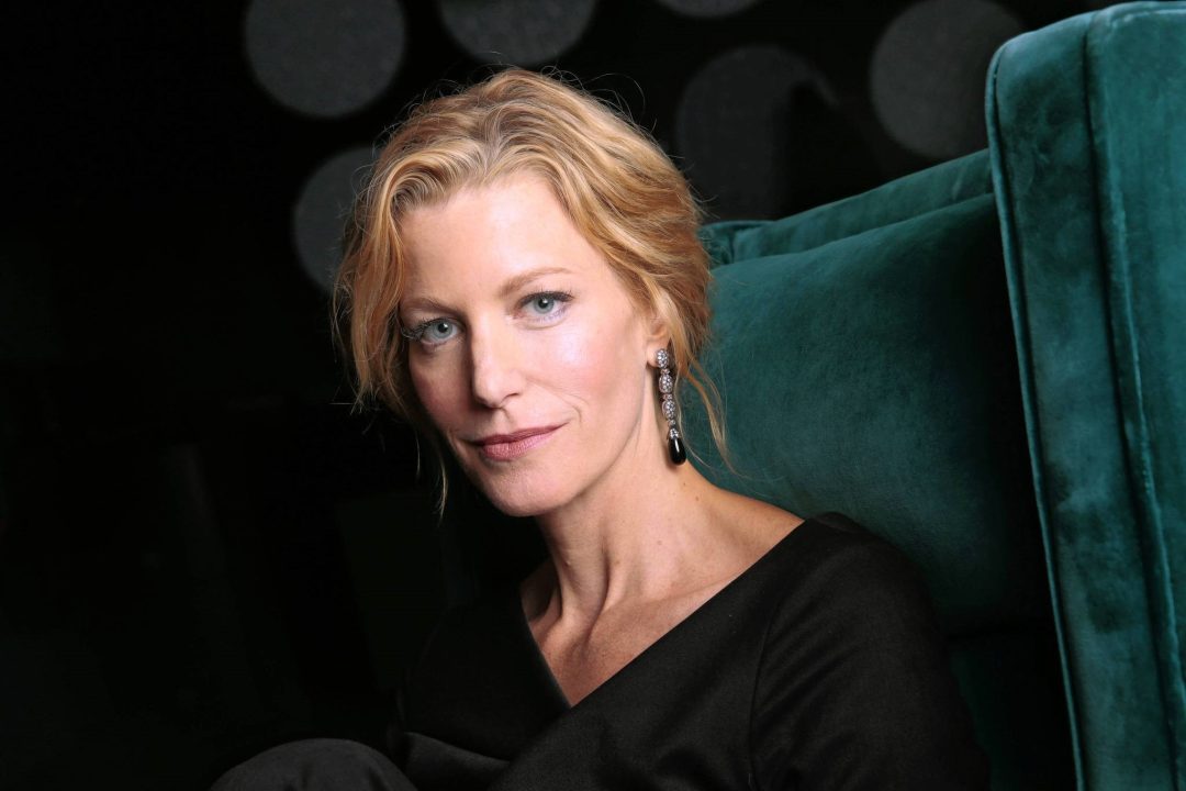 Anna Gunn Background images