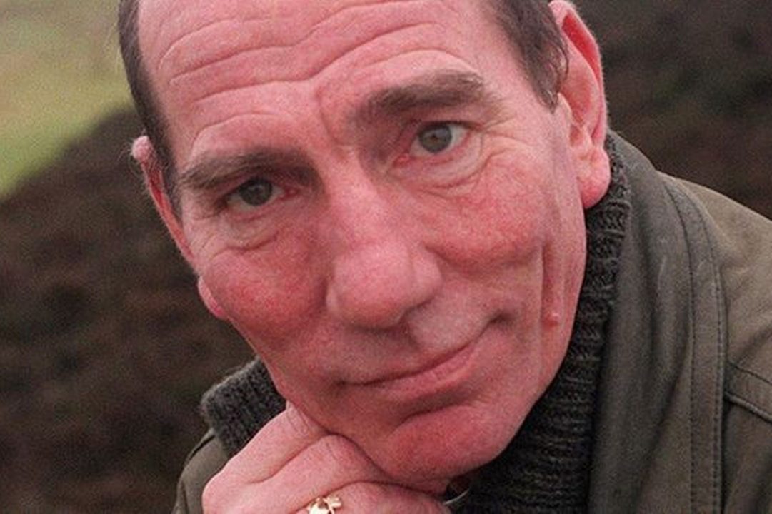 Pete Postlethwaite Pictures