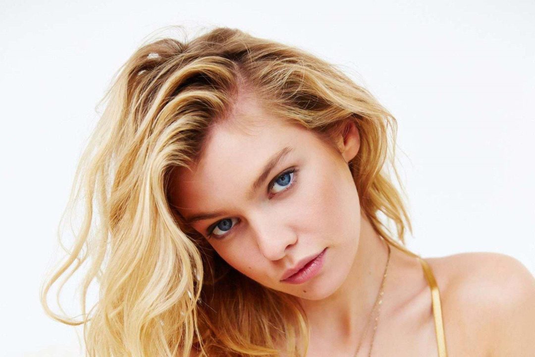 Stella Maxwell Background images