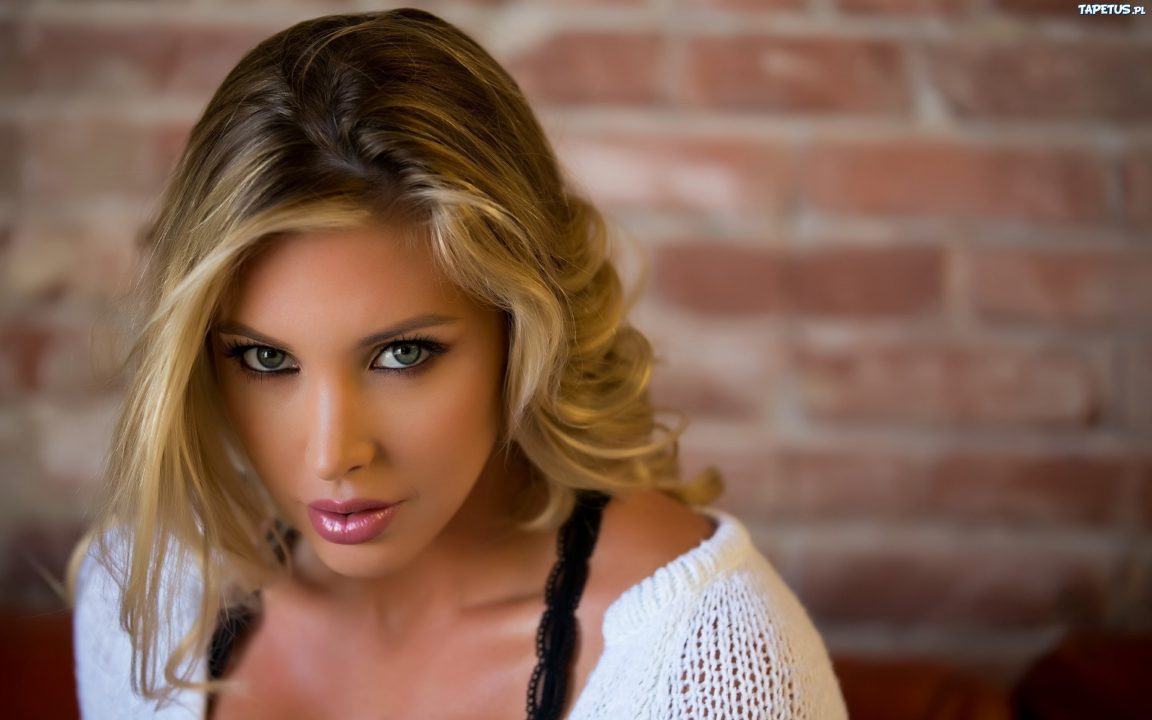 Samantha Saint Pics