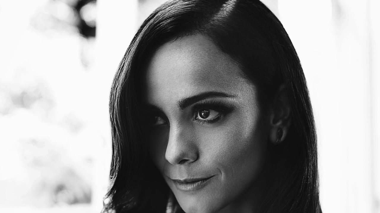 Alice Braga Pics