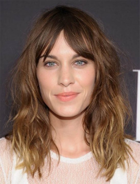 Medium wavy layered hair