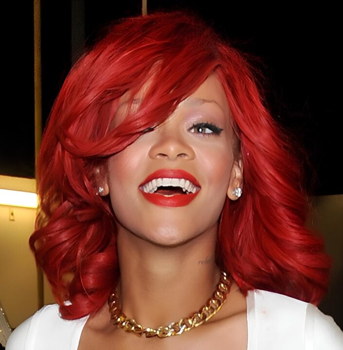 Rihanna – Long red wavy hair