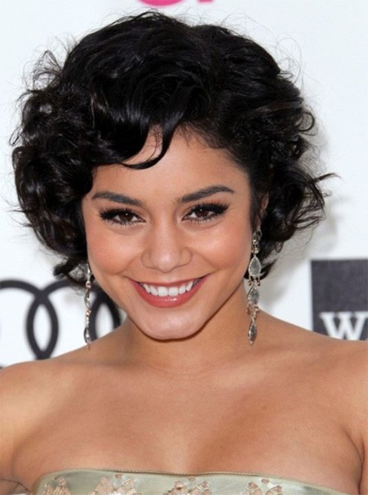 Short wavy hairstyle