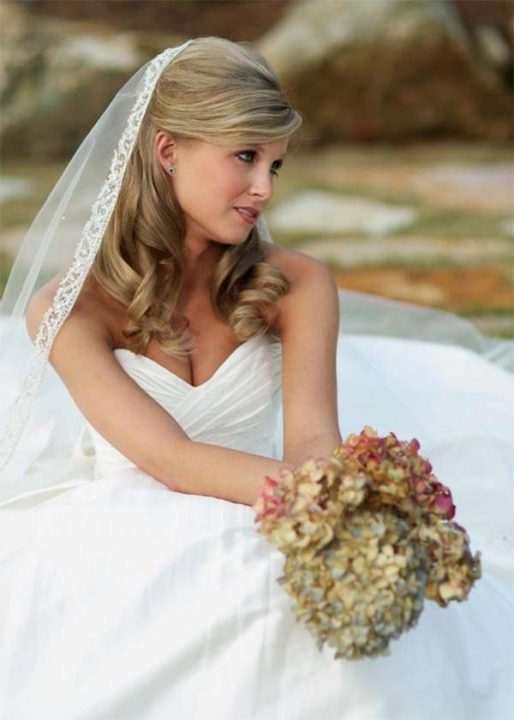 wavy long blonde bridal hairstyle