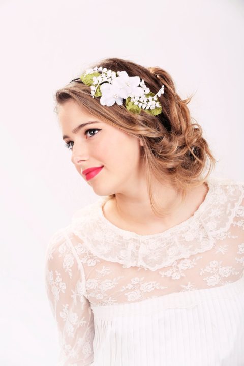 wedding hairstyles with flower headband