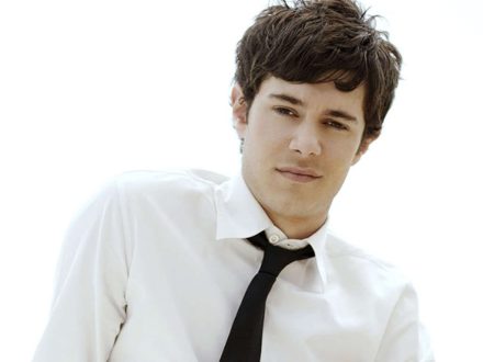 Adam Brody Pics