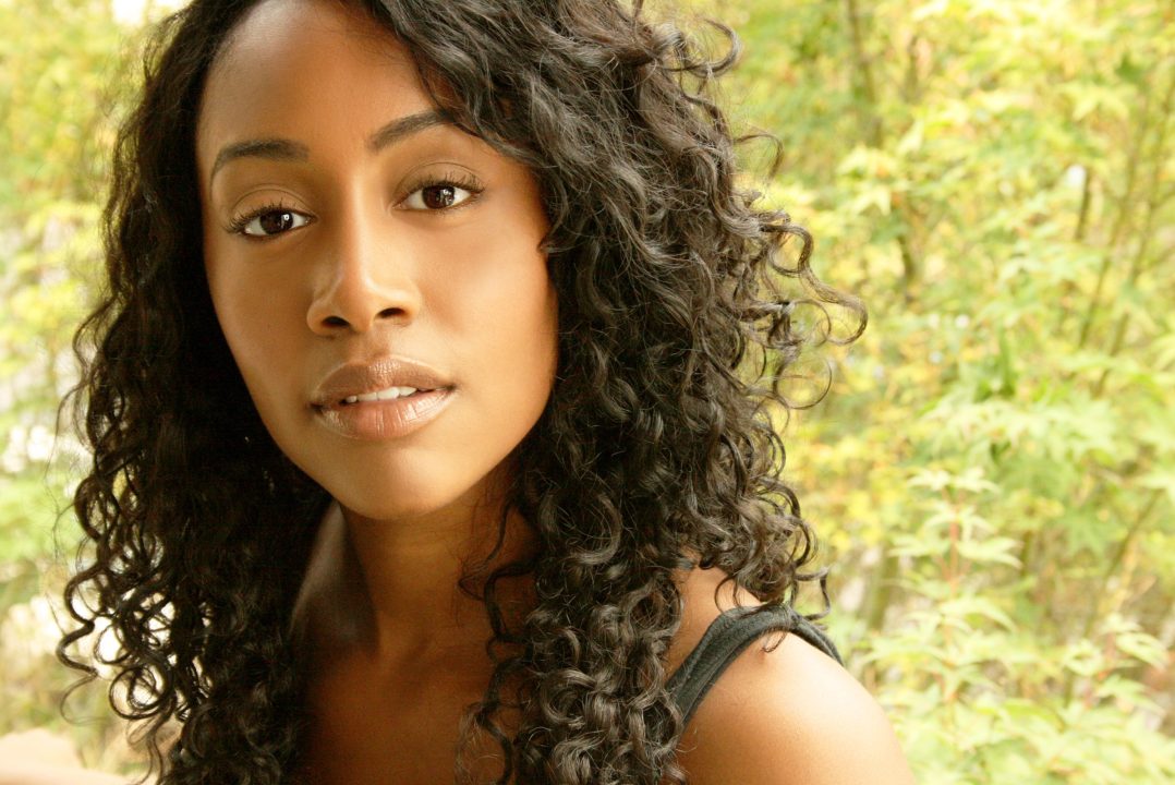 Simone Missick Background