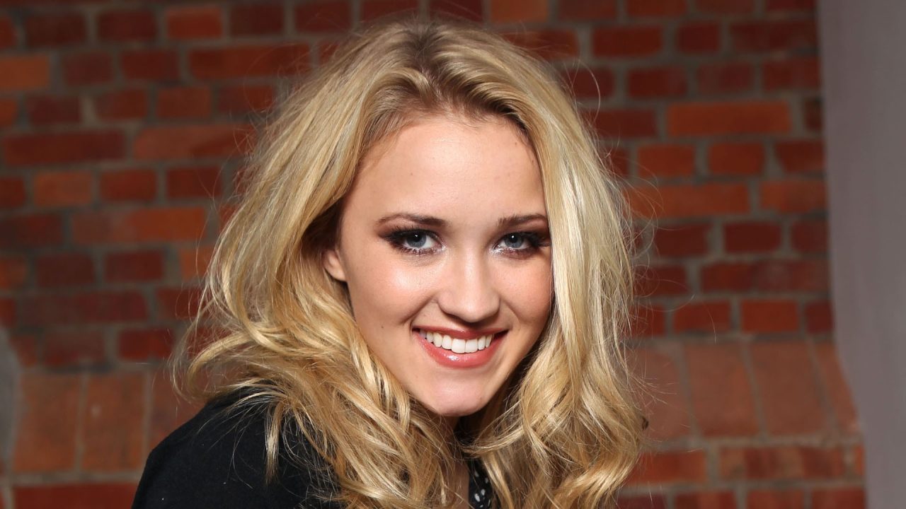 Emily Osment Background Wallpapers