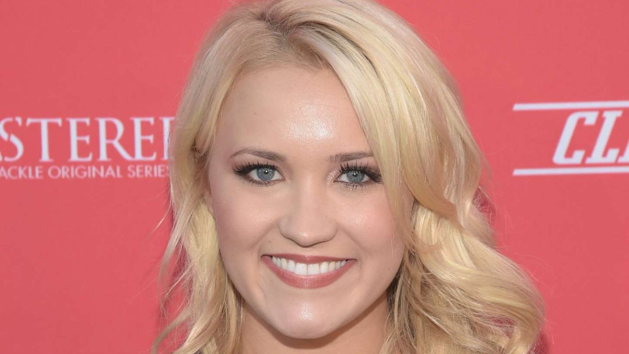 Emily Osment Windows Wallpapers