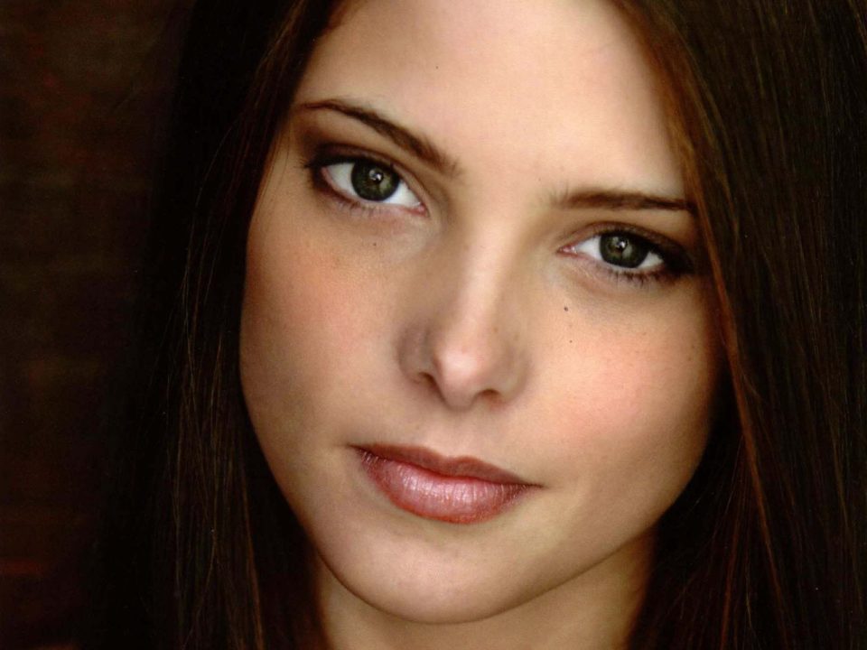 Ashley Greene Photo Gallery