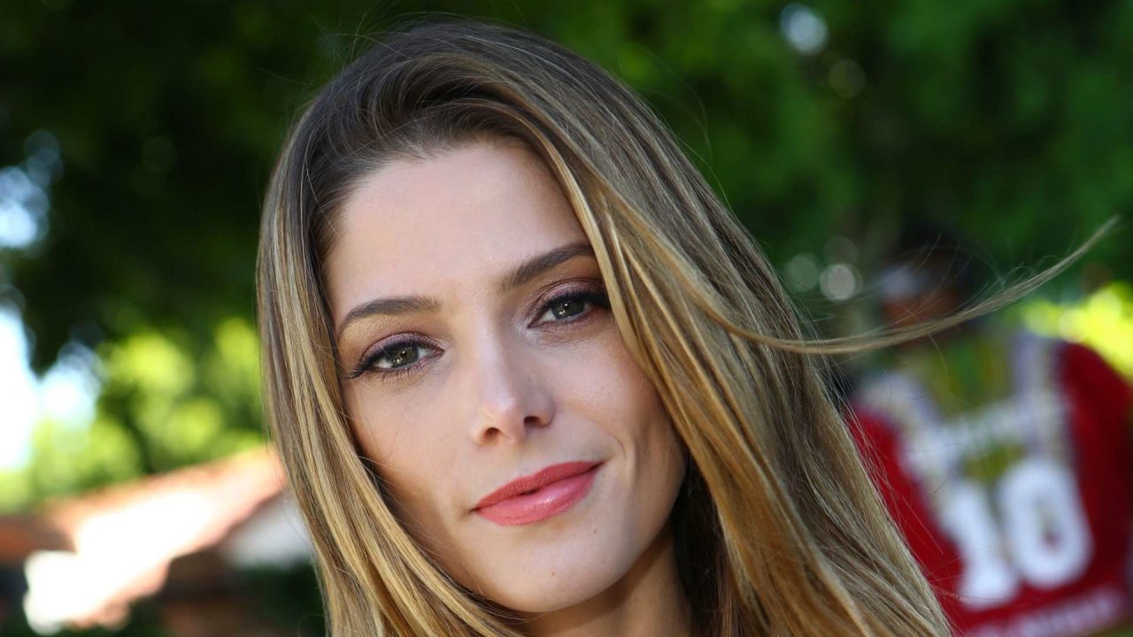 Ashley Greene Photos