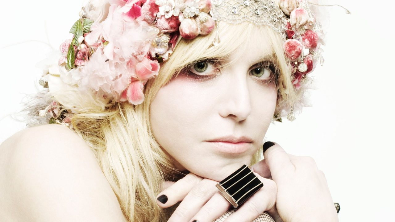 Courtney Love Desktop