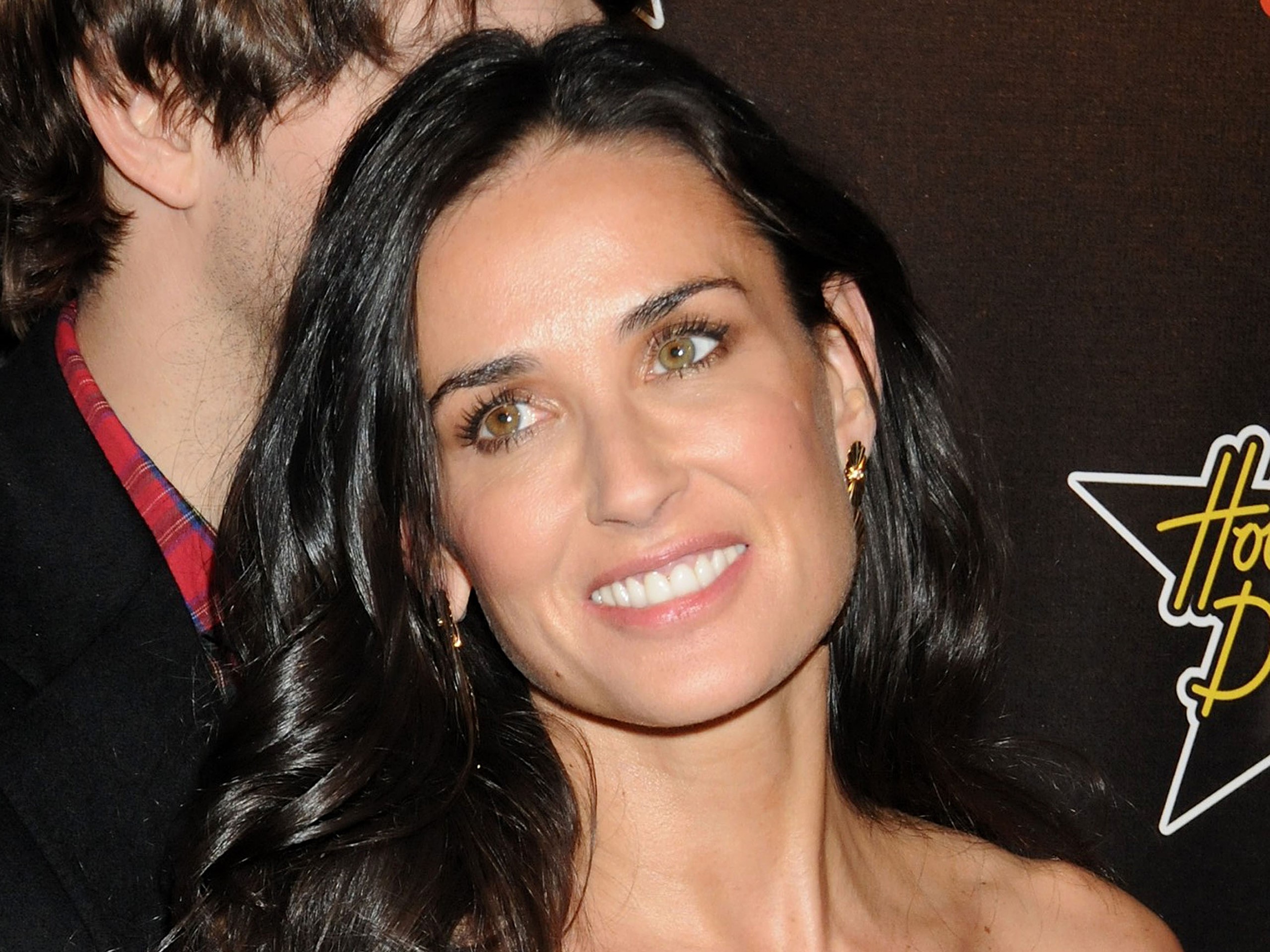 Demi Moore - Wallpics.Net