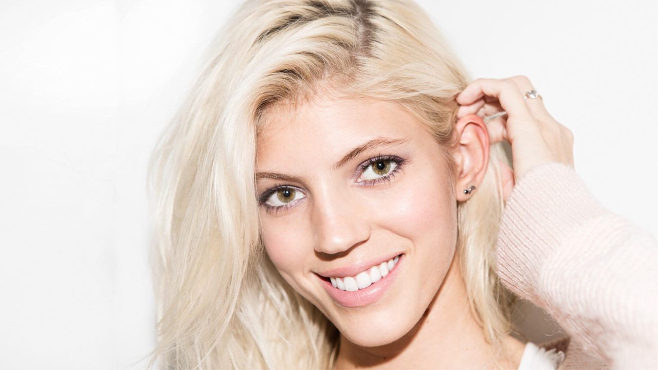 Devon Windsor 4K Wallpapers