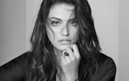 Phoebe Tonkin Pics