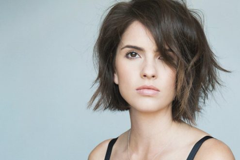 Shelley Hennig Background images