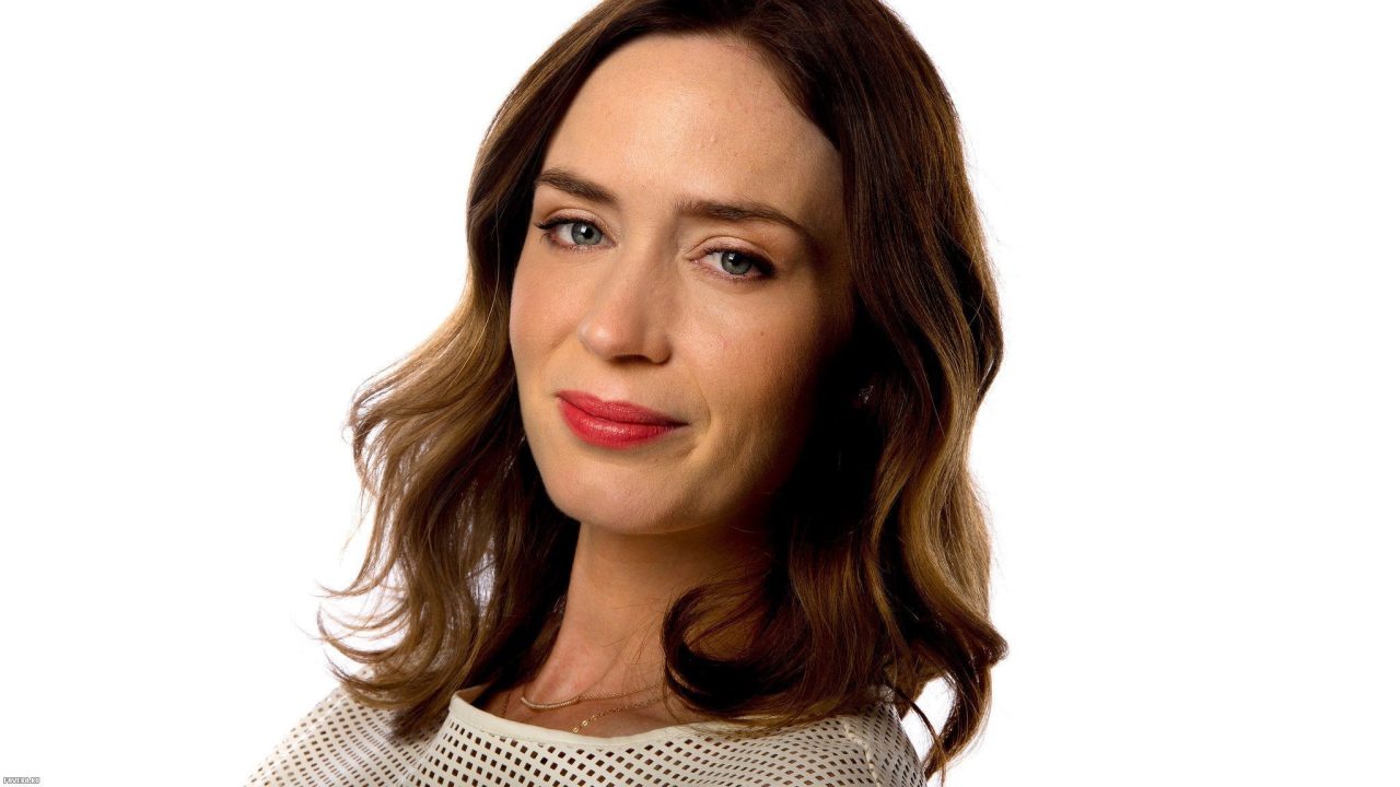 Emily Blunt Laptop Wallpapers