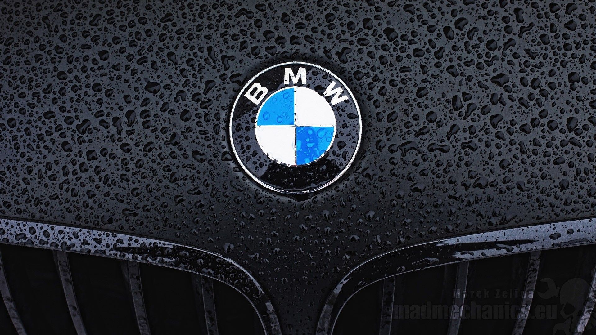 https://www.wallpics.net/wp-content/uploads/2023/10/BMW-Logo-Wallpapers.jpg