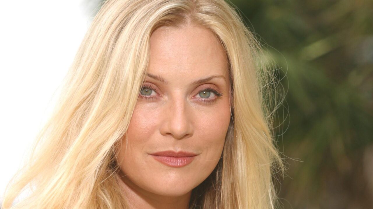 Emily Procter Face
