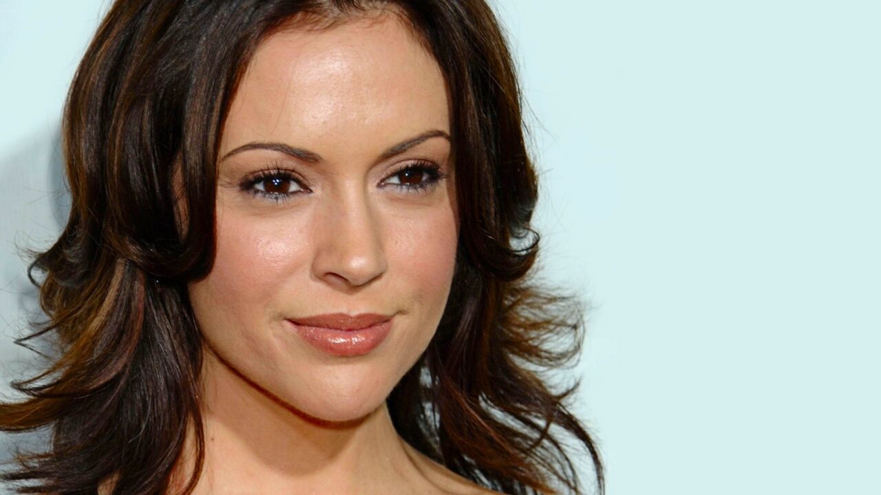 Alyssa Milano Face