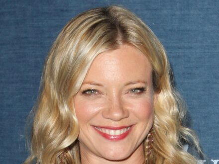 Amy Smart HD Wallpapers