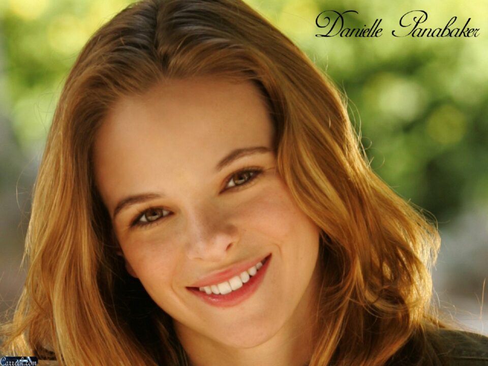 Danielle Panabaker Pics