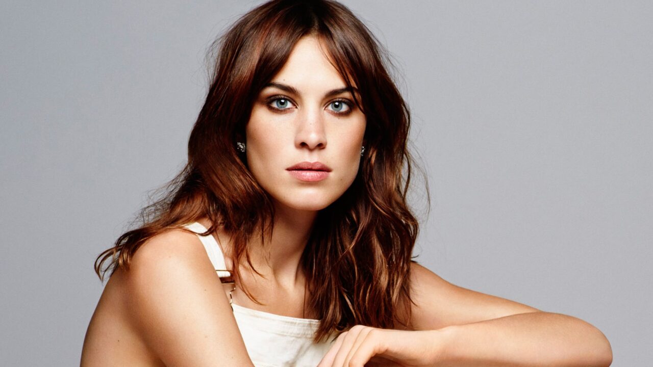 Alexa Chung 4K Wallpapers