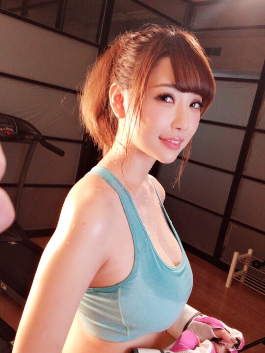 Shion Utsunomiya Photo Gallery