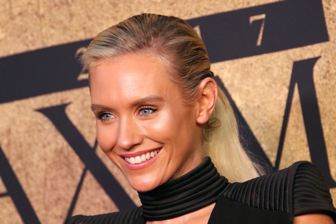 Nicky Whelan images