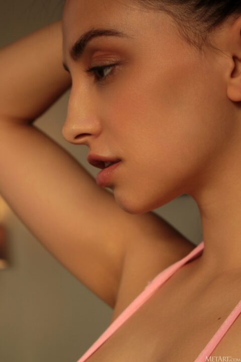 Olivia Linz Photos