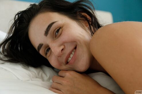 Dita Vetone Face