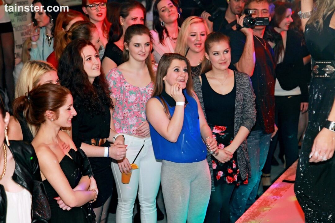 Party Girls Wallpapers