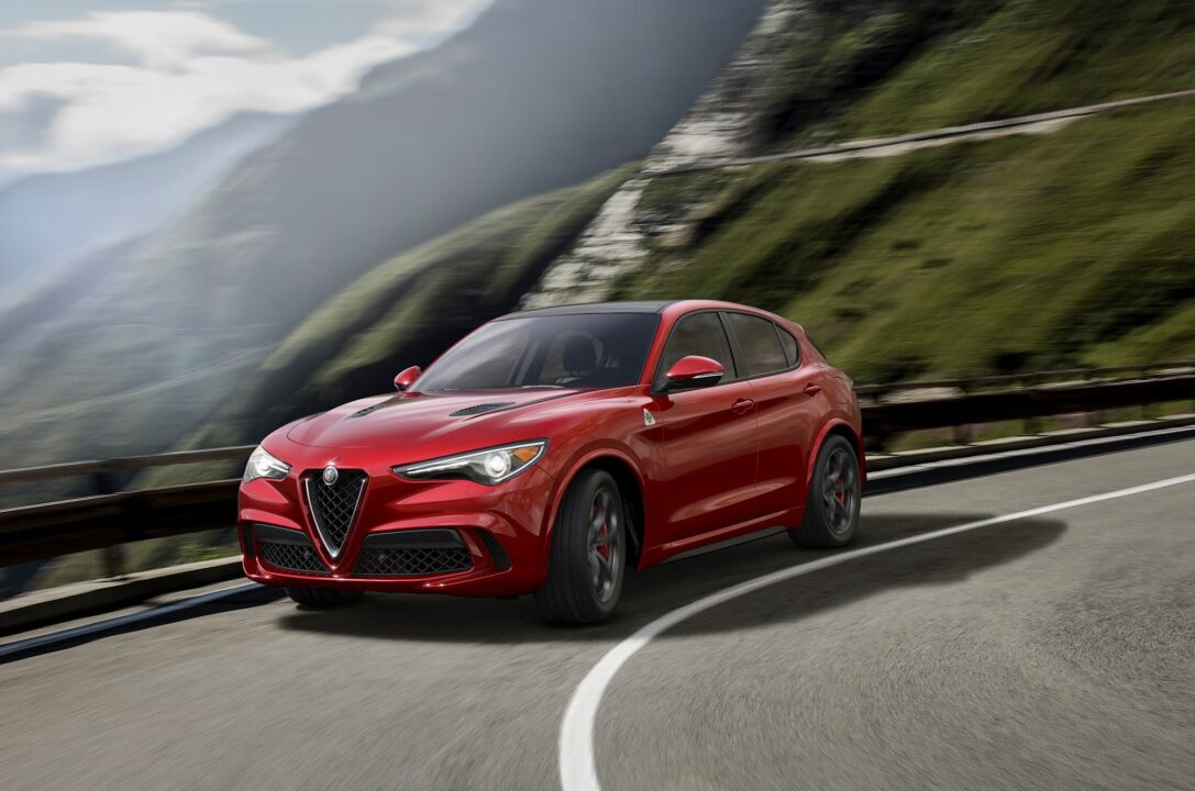 Alfa Romeo Stelvio Pictures