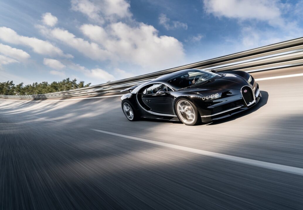 Bugatti Chiron 4