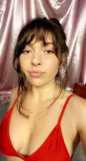 Erin Ashford Photos