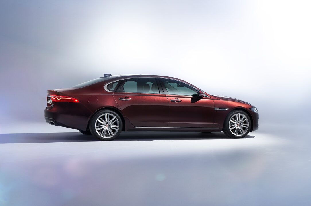 Jaguar XFL Wallpapers