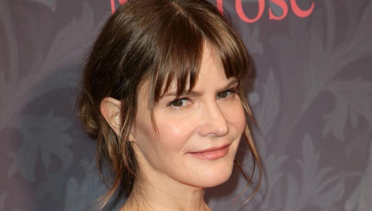 Jennifer Jason Leigh Pics