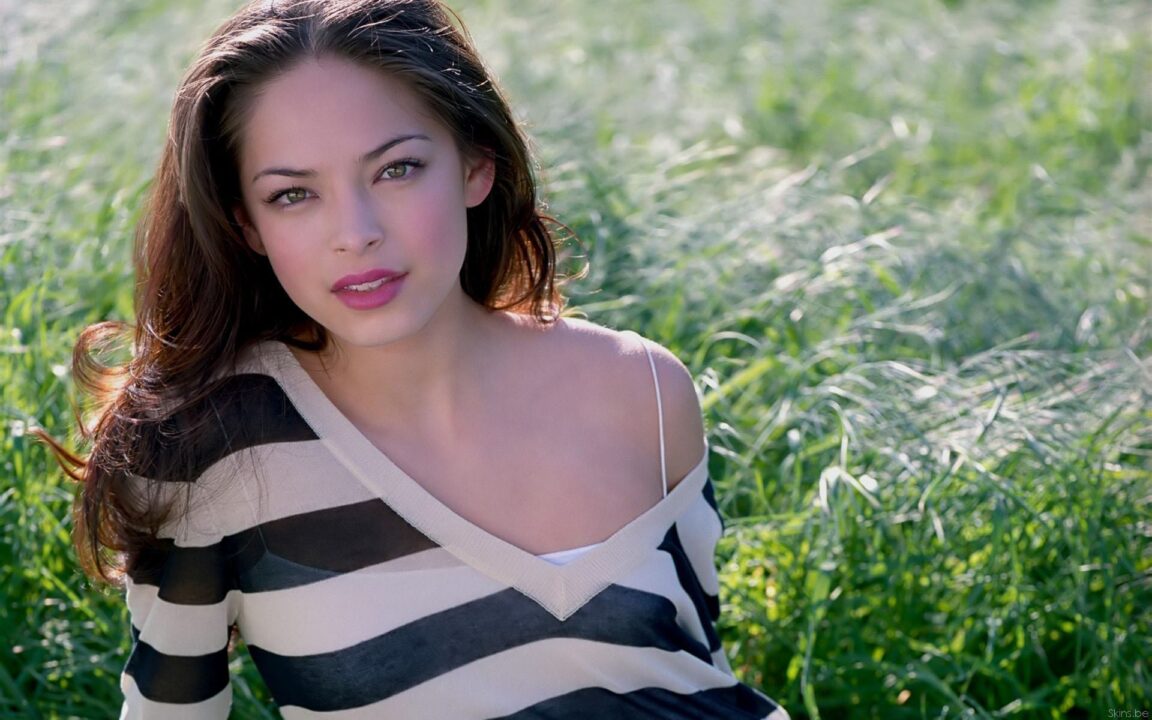 Kristin Kreuk Photos